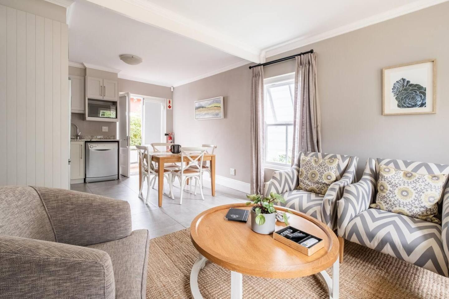 Bonne Esperance Studio Apartments สเตลเลนบอช ภายนอก รูปภาพ