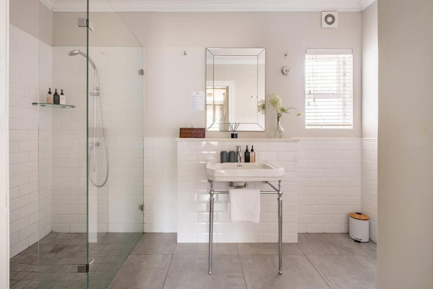 Bonne Esperance Studio Apartments สเตลเลนบอช ภายนอก รูปภาพ